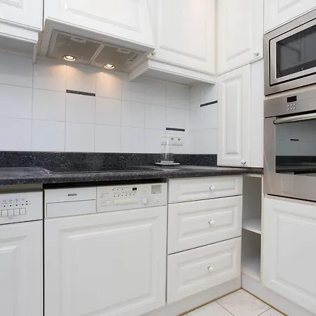 Mariott Area: Sunny 2 Beds /2 Baths 公寓 *