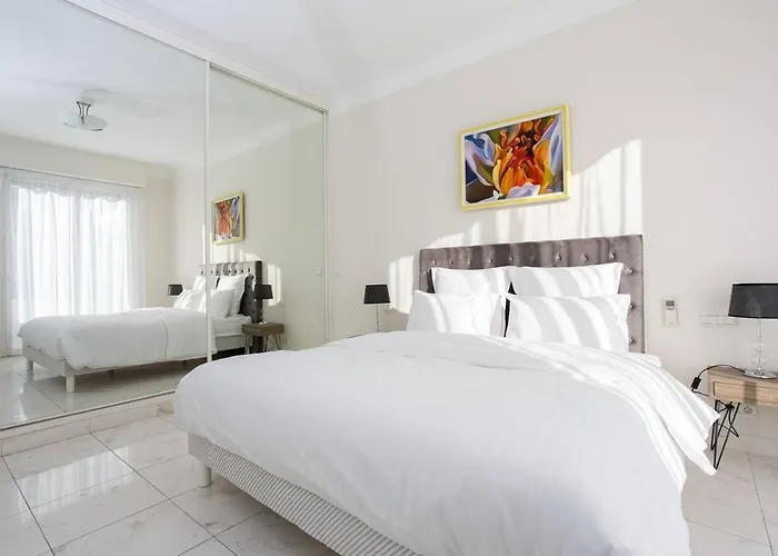 Mariott Area: Sunny 2 Beds /2 Baths *