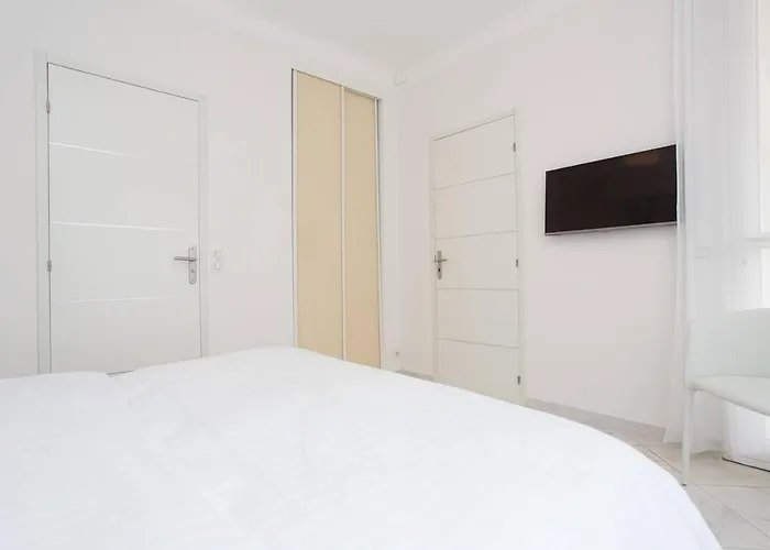 Mariott Area: Sunny 2 Beds /2 Baths Appartamento Cannes