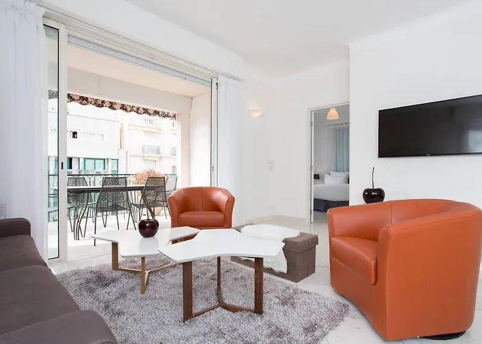 Mariott Area: Sunny 2 Beds /2 Baths